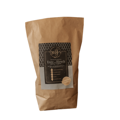 Braune Papiertüte mit Etikett Ente und Hirsch. Marke MY,10kg