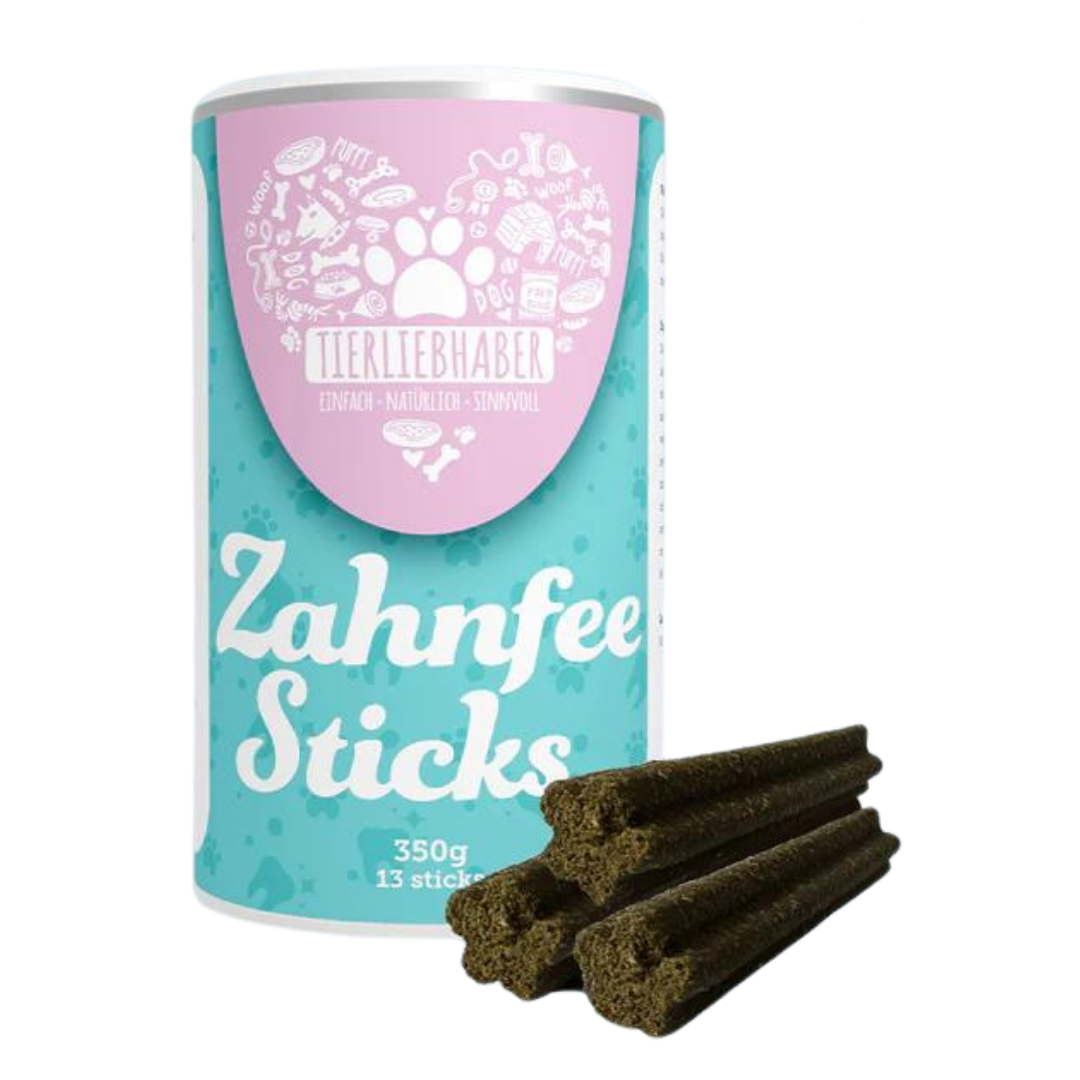 Dose mit der Aufschrift 'Tierliebhaber Zahnfee Sticks', 350 g, 13 Stück, daneben drei dunkelbraune, sternförmige Zahnpflegesticks für Hunde