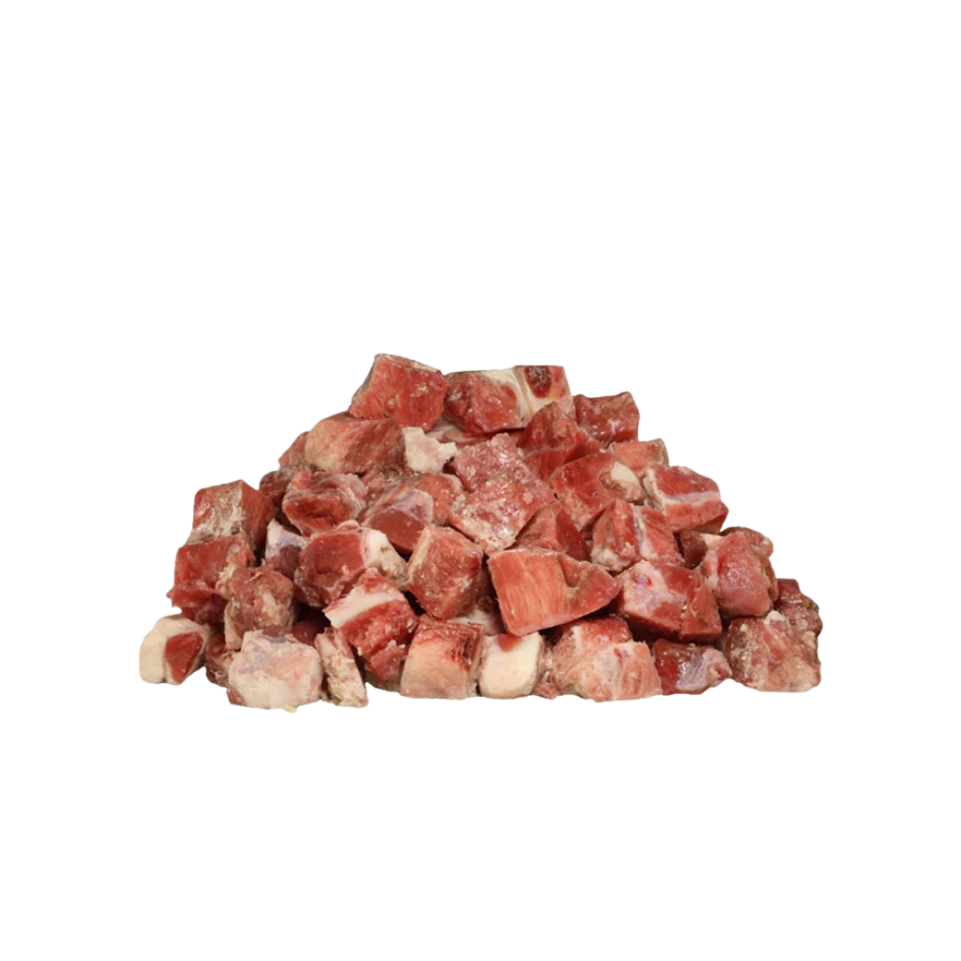 Würfel aus rohem Rindermuskelfleisch in unterschiedlicher Größe