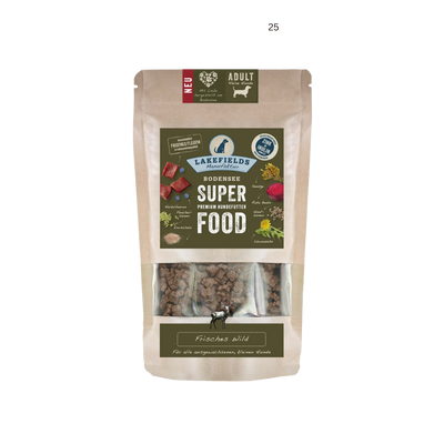 Verpackung von Lakefields Superfood für Hunde, 130g. Grüne Tüte mit Bildern von Wild, Kräutern und dem Text 'NEU' und 'MINI Adult'.