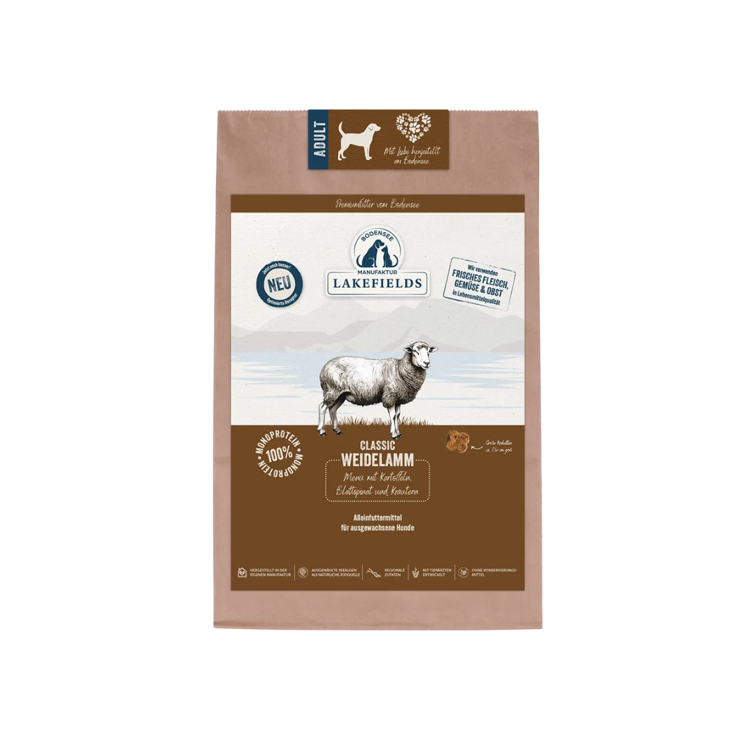 Braun-beige Verpackung von Lakefields Classic Weidelamm Trockenfutter mit Schafzeichnung und Text.