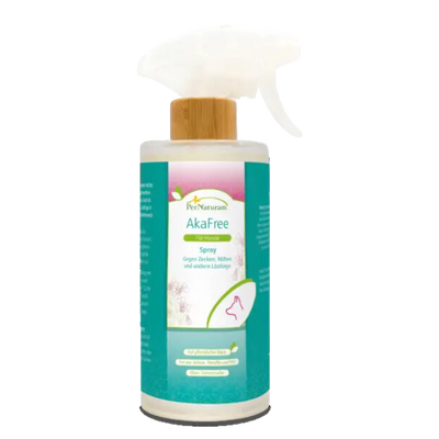 Sprühflasche PerNaturam AkaFree mit Holzoptik-Sprühkopf, grün-weißes Etikett, gegen Zecken, Milben und andere Lästlinge, mit Hundesymbol