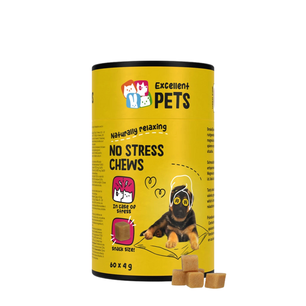 Runde Dose mit gelbem Etikett, beschriftet mit 'Excellent PETS', 'NO STRESS SOFT CHEWS' und '60 x 4 g'. Abgebildeter Hund auf einem Kissen.