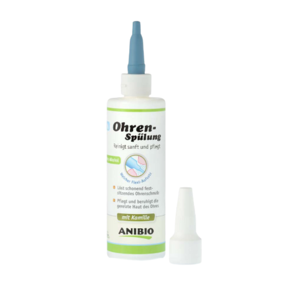 Flasche mit Ohrenspülung von ANIBIO, 125 ml. Die Flasche hat eine grüne und weiße Etikettierung, mit einem blauen Spritzaufsatz. Auf dem Etikett steht 'Ohren-Spülung' und 'mit Kamille.