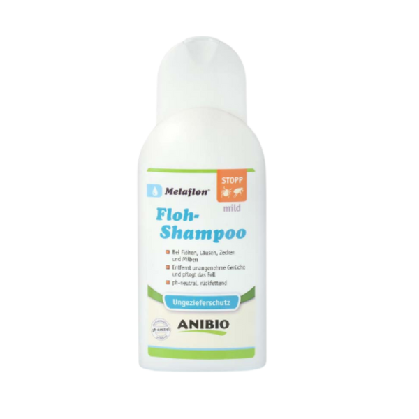 Weiße Flasche Anibio Melaflon Floh-Shampoo mild 250 ml mit grün-weißem Etikett, geeignet bei Flöhen, Läusen, Zecken und Milben, pH-neutral, entfernt Gerüche und pflegt das Fell.
