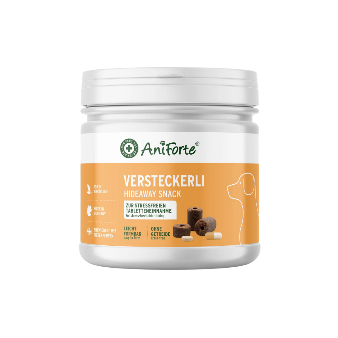 Weiße Dose mit Deckel. Marke AniForte, auf dem Etikett steht Versteckerli Hideaway Snack.
