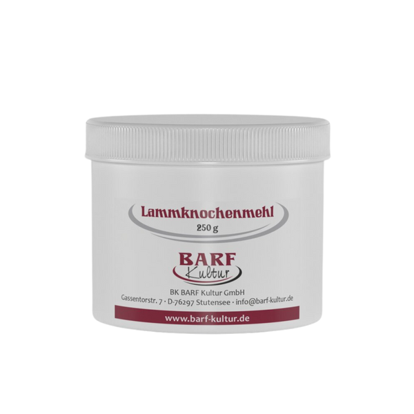 Runder Behälter mit weißem Deckel, beschriftet mit 'Lammknochenmehl 250 g' und dem Logo 'BARF Kultur'.
