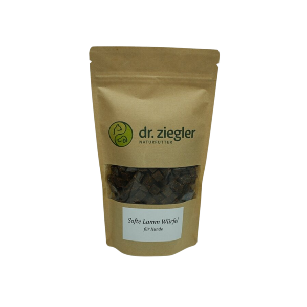 Braune Verpackung mit Sichtfenster, Marke 'dr. ziegler Naturfutter', Produktname 'Seyte Lamm Würfel für Hunde'