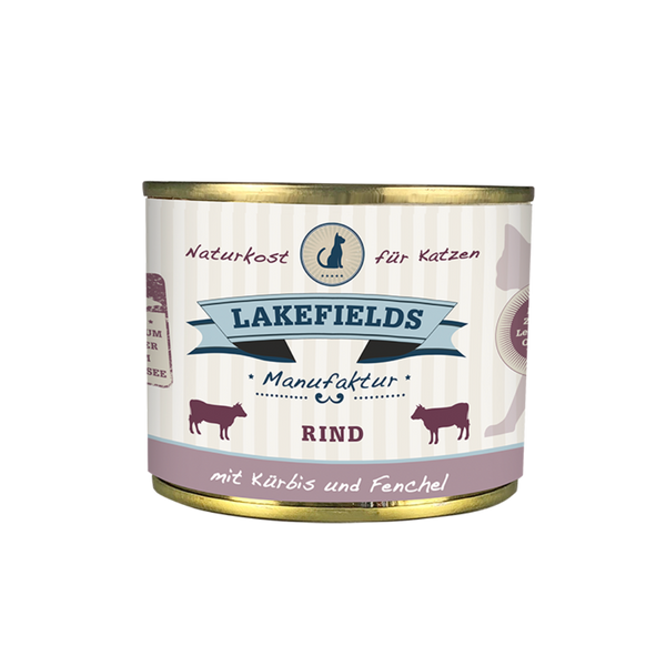 Runde Dose mit dem Etikett 'LAKEFIELDS', Inhalt: Rind mit Fenchel, Kürbis. Die Dose hat einen metallischen Glanz und eine violette Farbfläche.