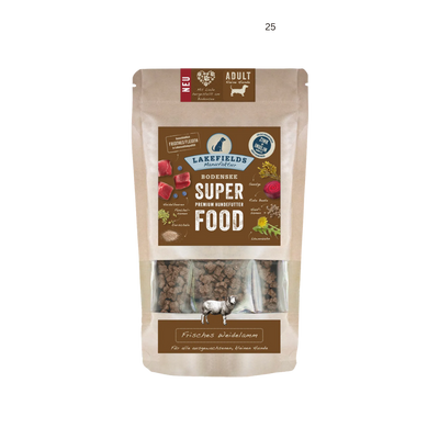 Verpackung von Lakefields Superfood für Hunde, 130g. Braune Tüte mit Bildern von Weidelamm, Kräutern und dem Text 'NEU' und 'MINI Adult'.