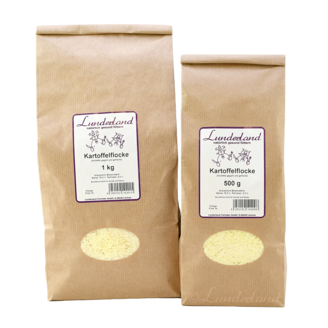 Zwei braune Papiertüten mit Futter. Links die größere Tüte mit 'Lunderland Kartoffelflocke 1 kg', rechts die kleinere mit 'Lunderland Kartoffelflocke 500 g'.