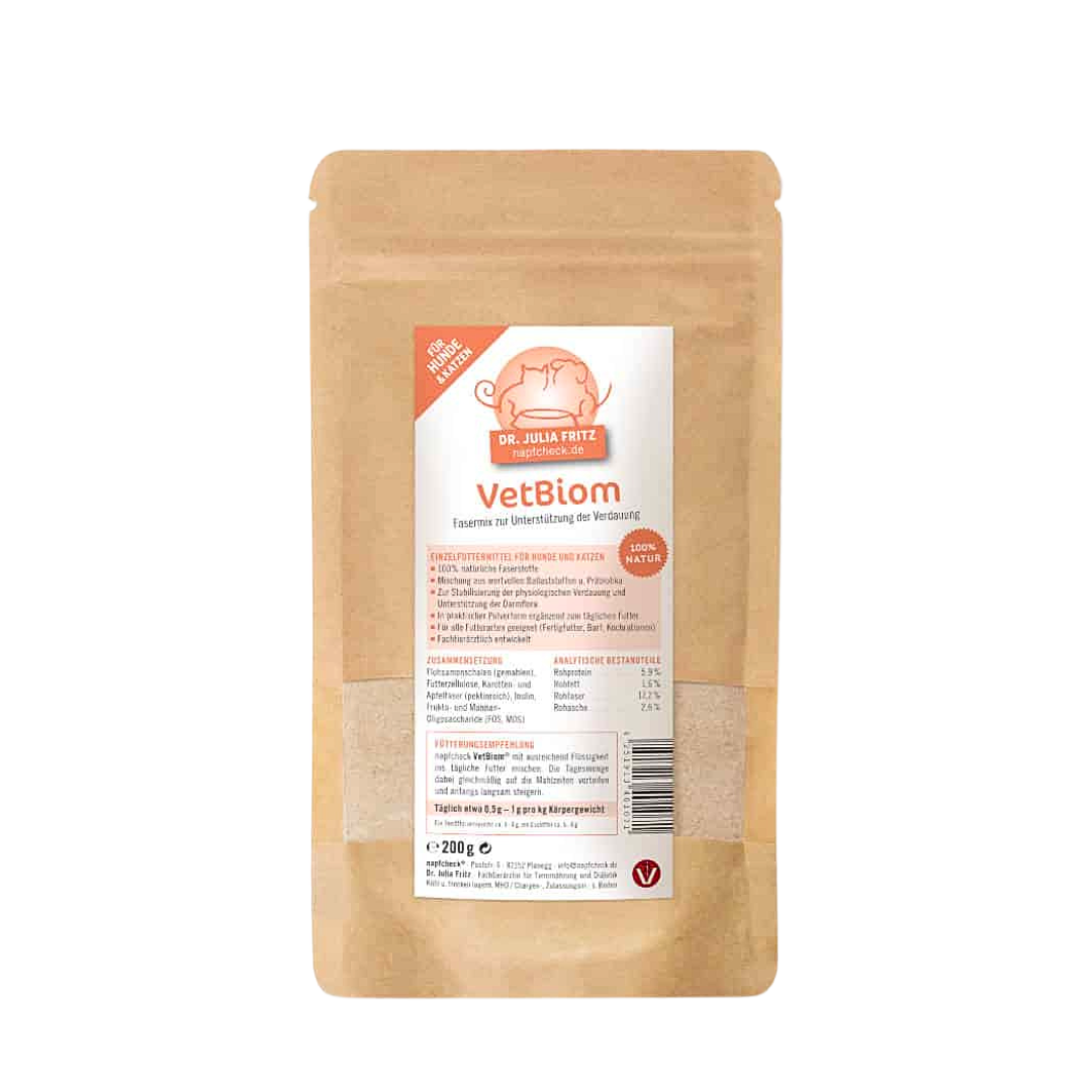 Verpackung von VetBiom, 200g, mit beige-farbenem Beutel. Vorderseite zeigt den Produktnamen 'VetBiom', Hersteller 'Dr. Julia Fritz' und Nährwertangaben.