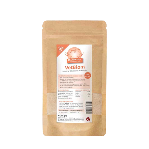 Verpackung von VetBiom, 200g, mit beige-farbenem Beutel. Vorderseite zeigt den Produktnamen 'VetBiom', Hersteller 'Dr. Julia Fritz' und Nährwertangaben.